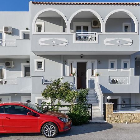 Sotirios Apartments Karpathos Bagian luar foto