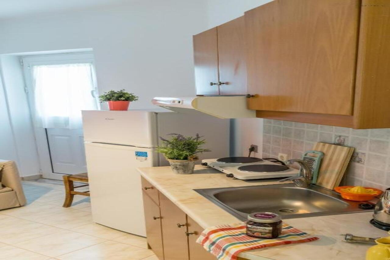 Sotirios Apartments Karpathos Bagian luar foto