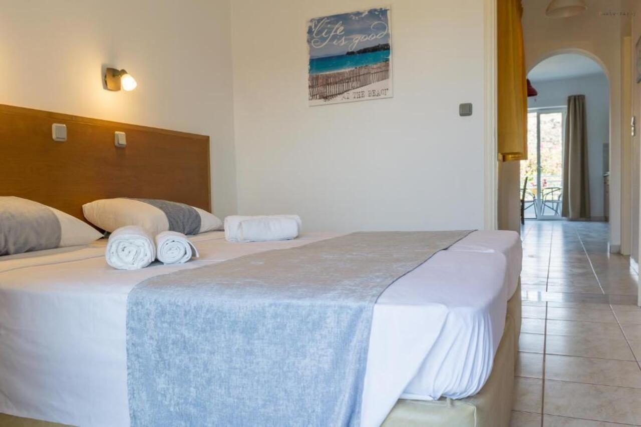 Sotirios Apartments Karpathos Bagian luar foto