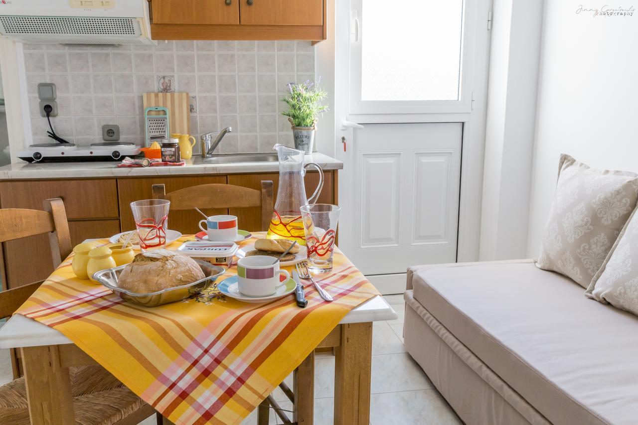 Sotirios Apartments Karpathos Bagian luar foto