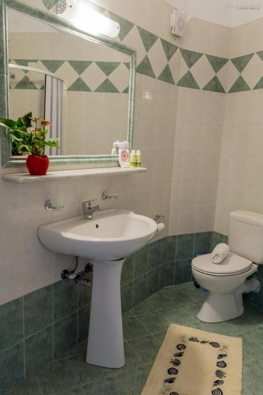 Sotirios Apartments Karpathos Bagian luar foto