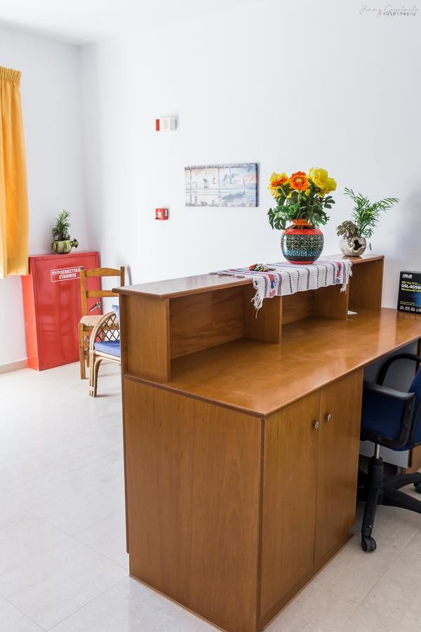 Sotirios Apartments Karpathos Bagian luar foto