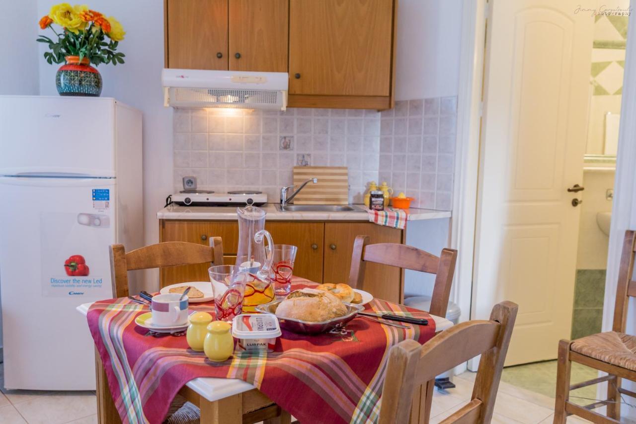 Sotirios Apartments Karpathos Bagian luar foto