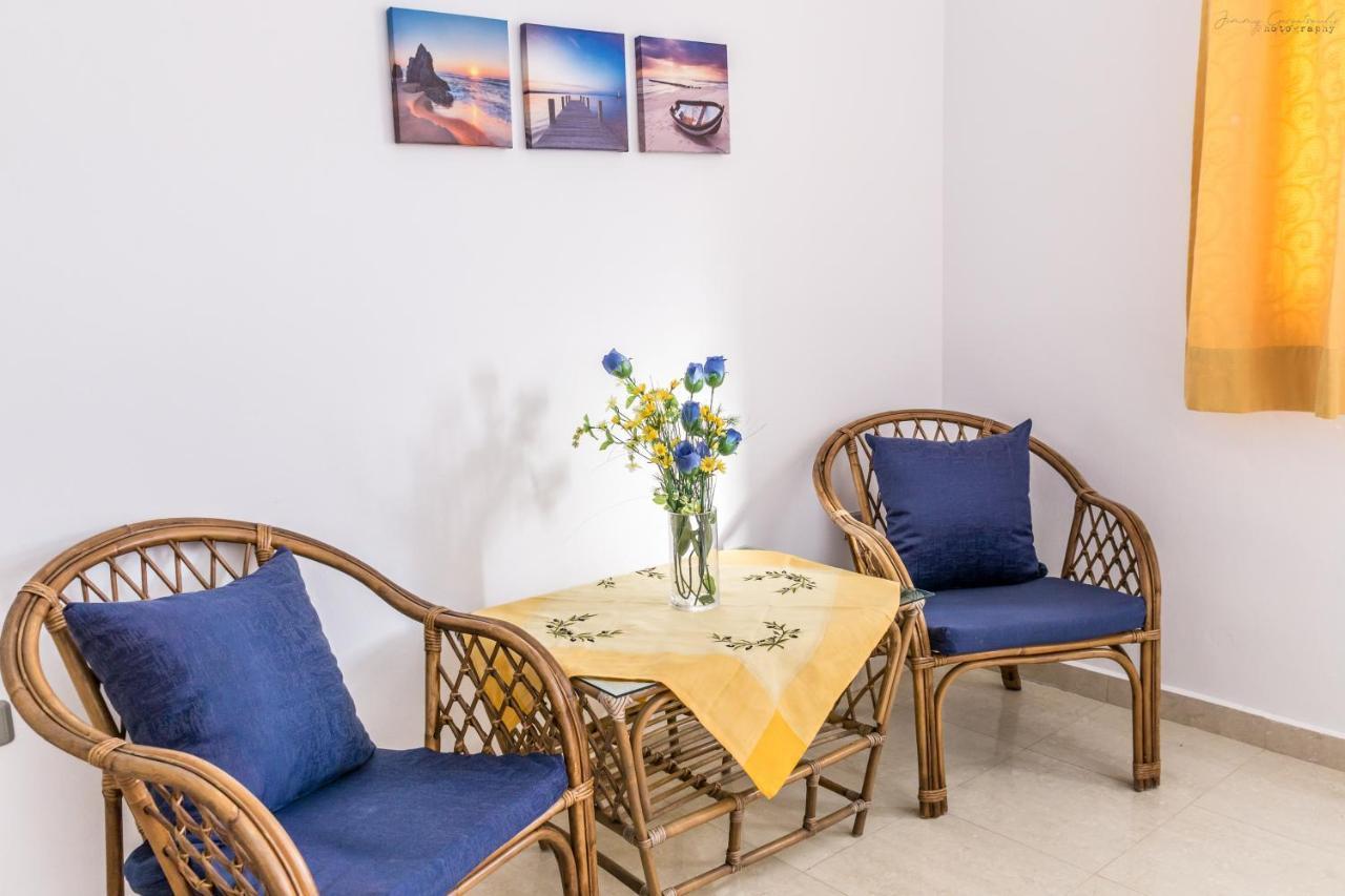 Sotirios Apartments Karpathos Bagian luar foto