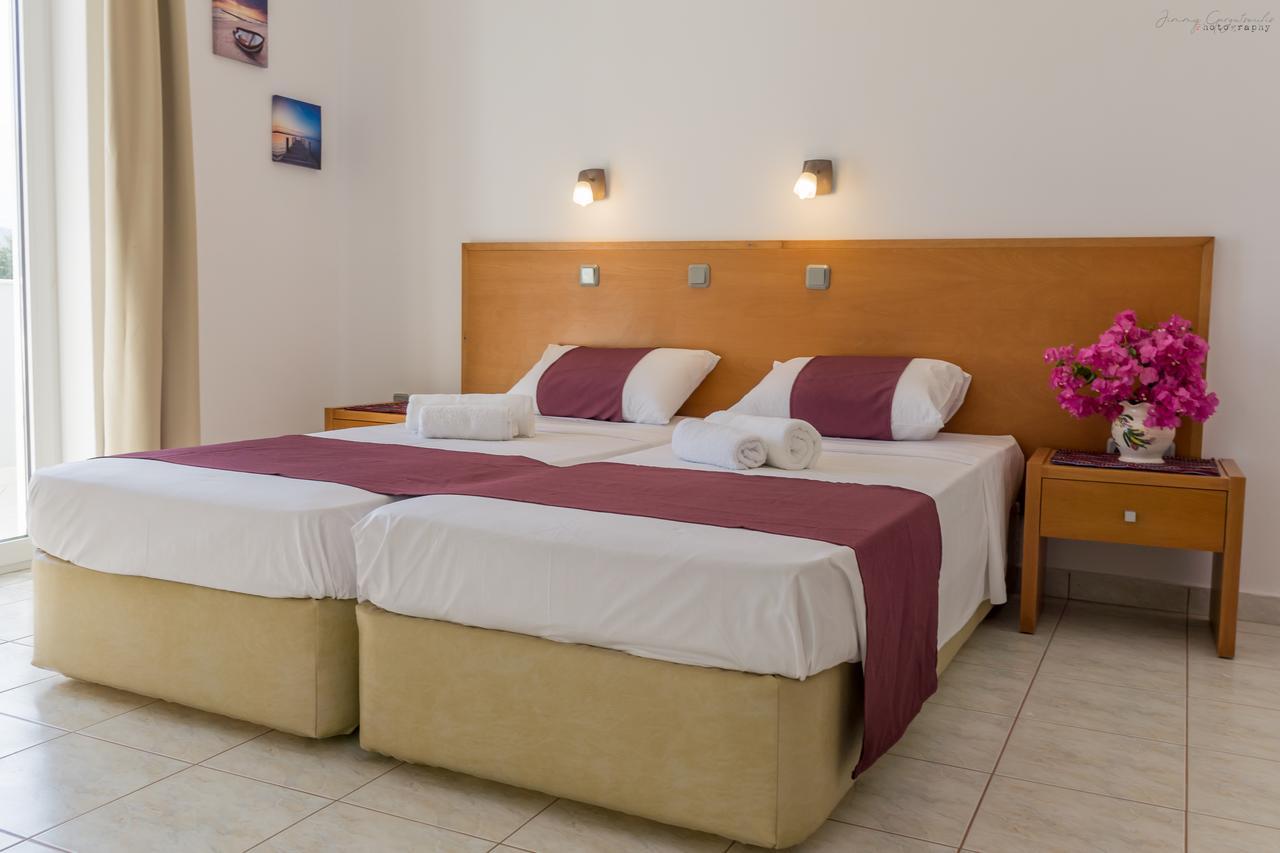 Sotirios Apartments Karpathos Bagian luar foto